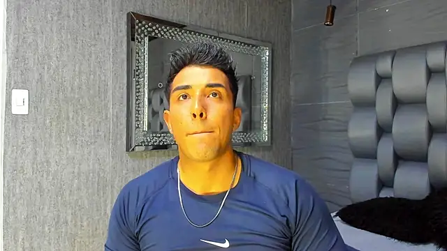 alangreek1 online show from April 16, 11:07 pm