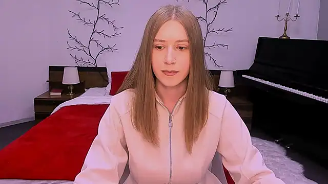 Snapshot of cheeky_chick chatting on April 13, 8:25 pm cheeky chick online show from April 13, 8:25 pm