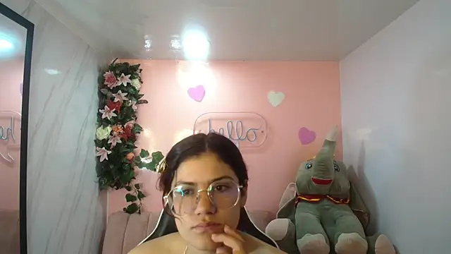 Snapshot of Scarlett_jhonson_ch chatting on April 15, 12:56 pm Scarlett jhonson ch online show from April 15, 12:56 pm