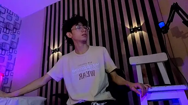 Snapshot of Twink_Sebas7 chatting on July 10, 12:08 pm Twink Sebas7 online show from July 10, 12:08 pm