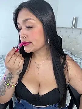 Snapshot of Simplemente_Aurora chatting on May 28, 6:27 pm Simplemente Aurora online show from May 28, 6:27 pm