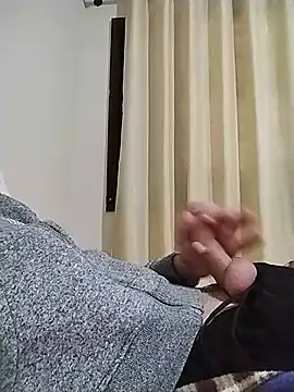 Snapshot of Bruno13travieso chatting on July 29, 2:04 pm Bruno13travieso online show from July 29, 2:04 pm
