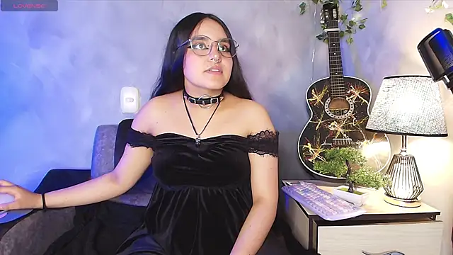 ambar  devon online show from April 9, 8:14 pm