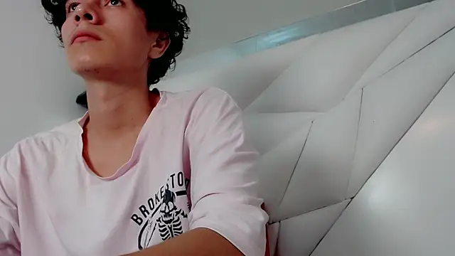 Shirowitheb online show from April 10, 1:05 pm