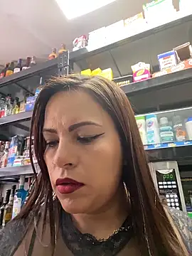 Snapshot of MIA_ROSSEEE chatting on May 4, 1:51 pm MIA ROSSEEE online show from May 4, 1:51 pm