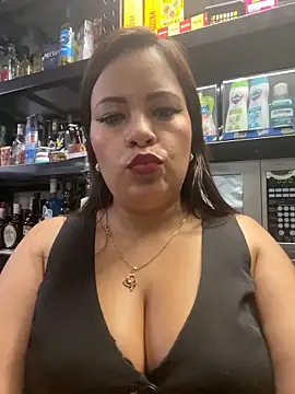 Snapshot of MIA_ROSSEEE chatting on May 10, 3:28 pm MIA ROSSEEE online show from May 10, 3:28 pm