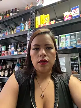 Snapshot of MIA_ROSSEEE chatting on May 13, 2:03 pm MIA ROSSEEE online show from May 13, 2:03 pm