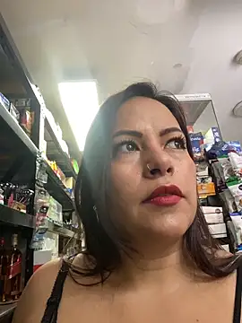 Snapshot of MIA_ROSSEEE chatting on May 21, 12:45 pm MIA ROSSEEE online show from May 21, 12:45 pm