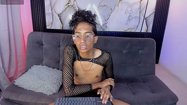 triiangel latinboy online show from May 23, 12:42 pm