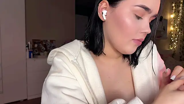 lola raze online show from July 2, 10:49 pm