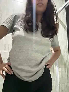 Layla amirah online show from May 29, 1:25 am