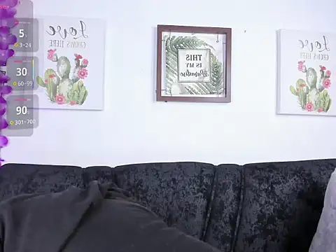 Snapshot of haly_smif chatting on April 9, 2:00 pm haly smif online show from April 9, 2:00 pm