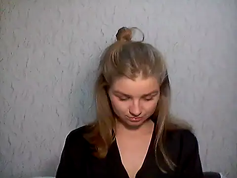 ElizaCrowe online show from April 16, 4:41 pm