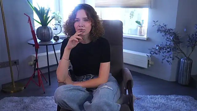 AgathaCarra online show from April 12, 11:15 am