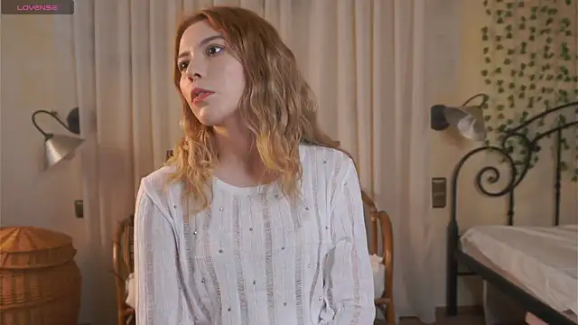 SonyaCubine online show from April 15, 11:50 am