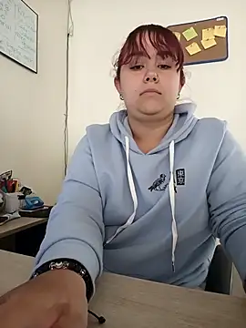Snapshot of AliceScoot_ chatting on May 7, 5:51 pm AliceScoot online show from May 7, 5:51 pm