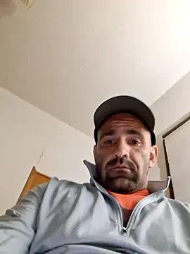 Snapshot of fitguy4u chatting on May 24, 6:40 am fitguy4u online show from May 24, 6:40 am