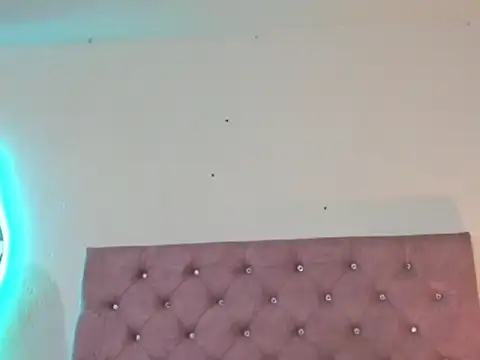 laurenlaine online show from April 17, 12:02 am