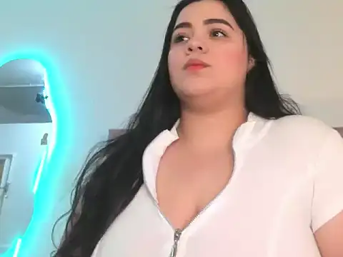Snapshot of laurenlaine chatting on April 25, 5:32 pm laurenlaine online show from April 25, 5:32 pm