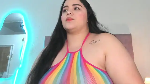 Snapshot of laurenlaine chatting on May 13, 12:19 am laurenlaine online show from May 13, 12:19 am