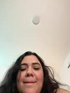 Snapshot of laurenlaine chatting on May 28, 4:43 am laurenlaine online show from May 28, 4:43 am