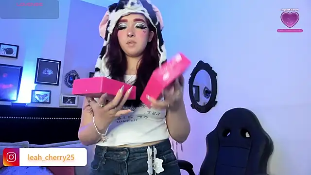 Leah cherry online show from May 22, 9:42 pm