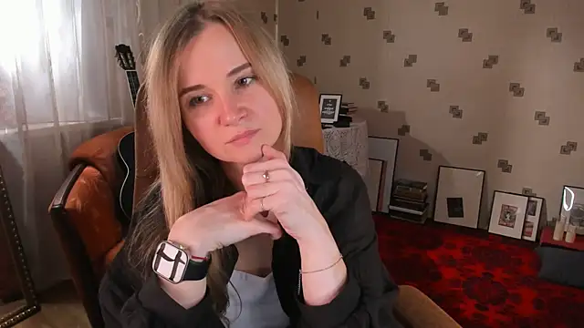MiaSparkes online show from June 16, 11:24 am