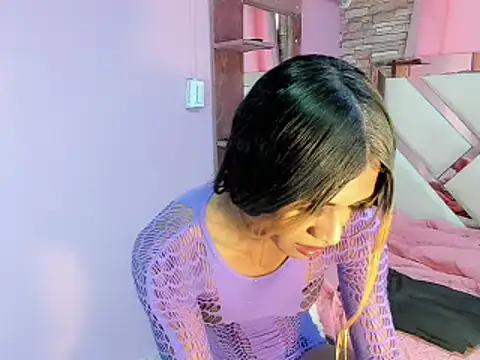 Naomisaenz01 online show from May 27, 2:14 pm