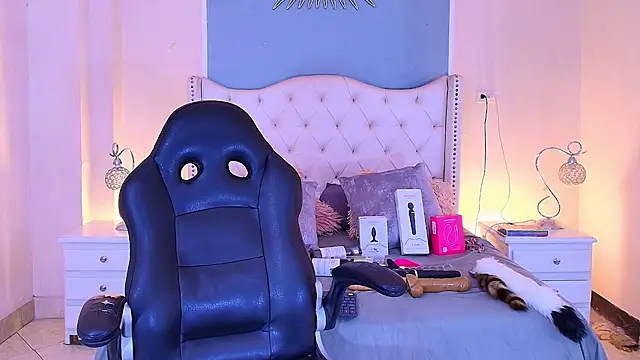 elizabeth santos1 online show from July 13, 9:28 pm