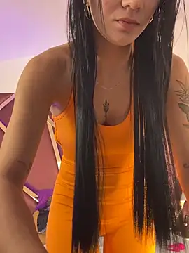 ZoeHarpers online show from May 17, 11:39 am