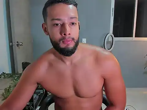 Snapshot of Juan_Calix chatting on April 12, 10:59 pm Juan Calix online show from April 12, 10:59 pm