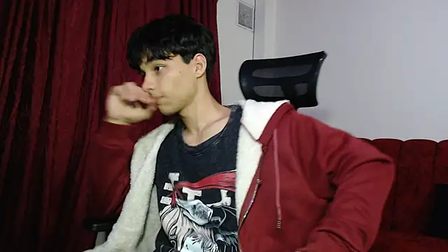 Snapshot of Marck-Pro chatting on April 28, 10:37 pm Marck-Pro online show from April 28, 10:37 pm