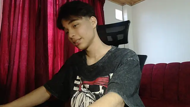 Snapshot of Marck-Pro chatting on May 4, 9:22 pm Marck-Pro online show from May 4, 9:22 pm