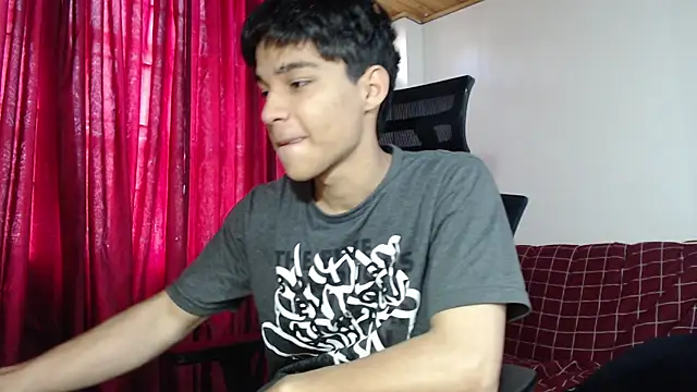 Snapshot of Marck-Pro chatting on July 6, 3:14 pm Marck-Pro online show from July 6, 3:14 pm