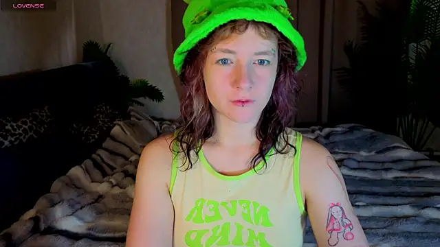 Snapshot of Ricki_Bloom chatting on July 15, 1:11 am Ricki Bloom online show from July 15, 1:11 am
