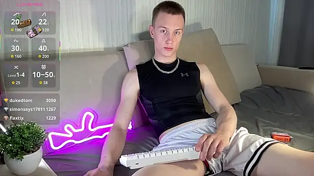 Travis Gracile online show from July 14, 9:25 am