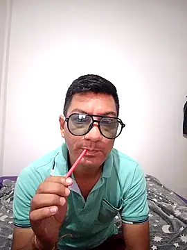 Snapshot of Piruchin2006 chatting on April 10, 8:41 am Piruchin2006 online show from April 10, 8:41 am