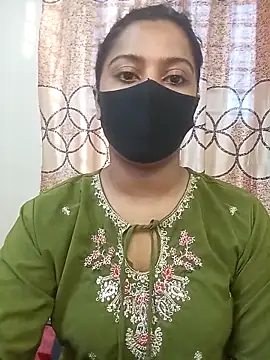 Snapshot of zareen_approach chatting on April 24, 11:23 am zareen approach online show from April 24, 11:23 am