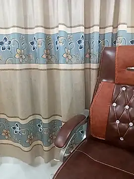 Snapshot of zareen_approach chatting on May 5, 4:48 pm zareen approach online show from May 5, 4:48 pm