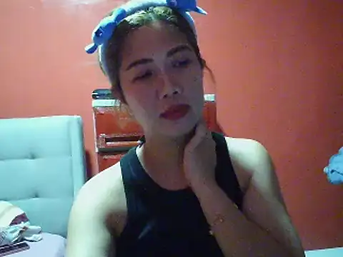 Snapshot of Cutie-Smile chatting on May 8, 9:53 pm Cutie-Smile online show from May 8, 9:53 pm