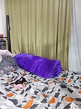 HotBabe 04 online show from May 28, 5:49 am