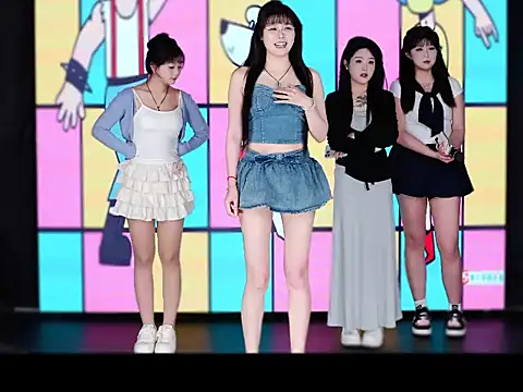 zhangqiqi1 online show from April 12, 2:44 pm