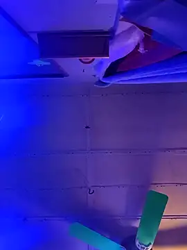 2hot2fun online show from April 18, 7:34 am