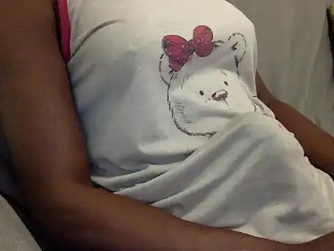 Snapshot of RayanneCampbell-25cm chatting on May 1, 10:14 pm RayanneCampbell-25cm online show from May 1, 10:14 pm