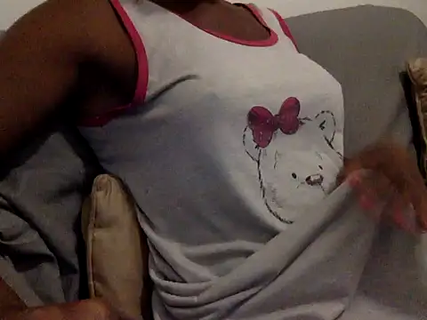 Snapshot of RayanneCampbell-25cm chatting on May 3, 11:55 pm RayanneCampbell-25cm online show from May 3, 11:55 pm