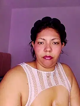 Izel  online show from April 16, 10:01 pm