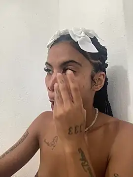 La reynazendeya  online show from June 17, 1:23 pm
