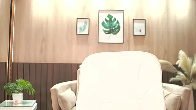 Snapshot of BrianaLane chatting on June 12, 4:28 pm BrianaLane online show from June 12, 4:28 pm