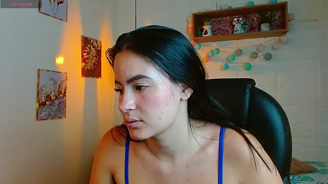 Snapshot of rosaleia_ chatting on June 19, 3:22 am rosaleia online show from June 19, 3:22 am