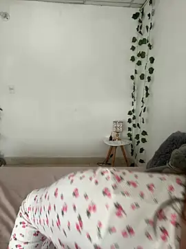 Snapshot of Mari_Rouse chatting on May 25, 12:11 pm Mari Rouse online show from May 25, 12:11 pm